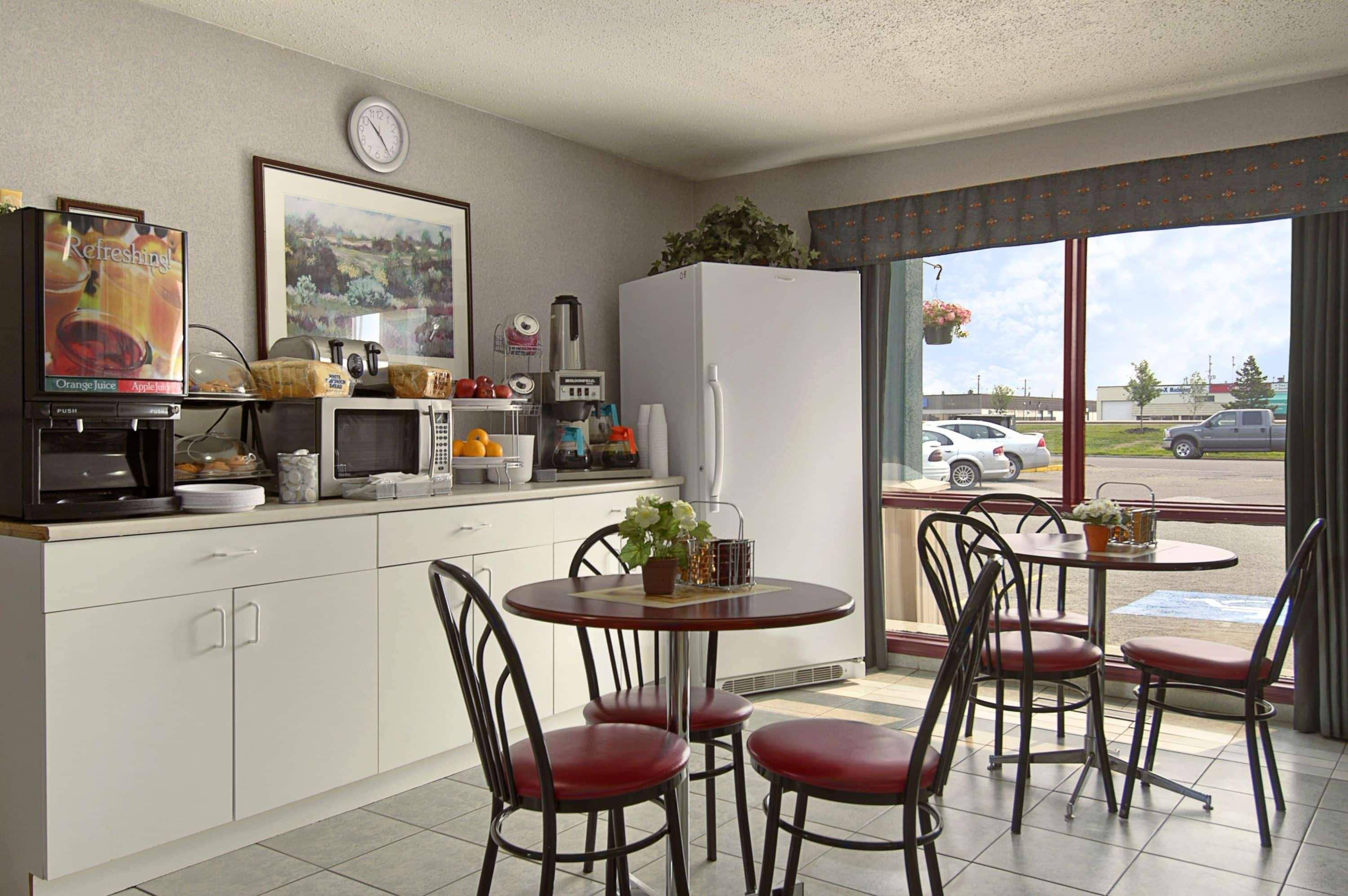 Hotel Super 8 By Wyndham Red Deer Esterno foto